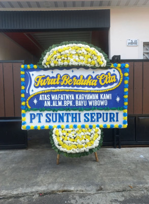 Papan Bunga Duka di Batu Layar