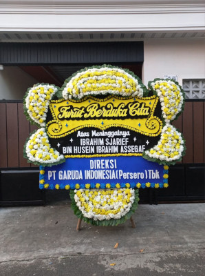 Papan Bunga Duka di Batu Layar