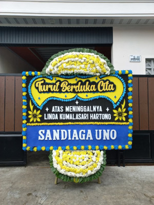 Papan Bunga Duka di Batu Layar